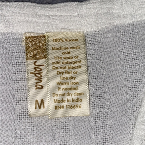 JAPNA Elegant White Button-Down Peplum Top SIZE Medium 100% Vicose - Picture 6 of 8